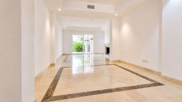 Penthouse for sale at  Ático en Lago De Los Cisnes, 175, Nagüeles, Marbella, Marbella photo 4