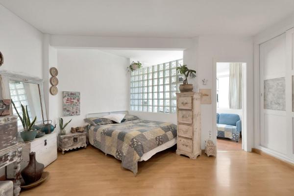 Sale of flat in Piso en Avenida Duque de Ahumada, Playa Bajadilla-Puertos, Marbella, Marbella
 photo 3