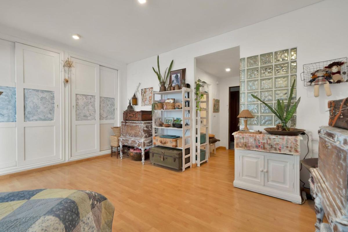 Venta de piso en Piso en Avenida Duque de Ahumada, Playa Bajadilla-Puertos, Marbella, Marbella
photo 5