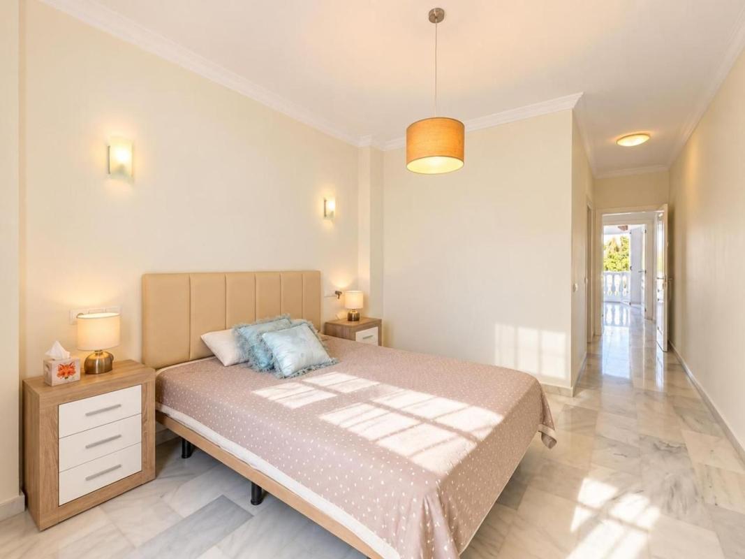 Venta de piso en Piso en Avenida del Arte, Estepona Golf, Estepona, Estepona
photo 4