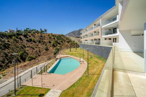 Venta de piso en Piso en Avenida Fuengirola, El Higuerón, Fuengirola, Fuengirola
photo 1