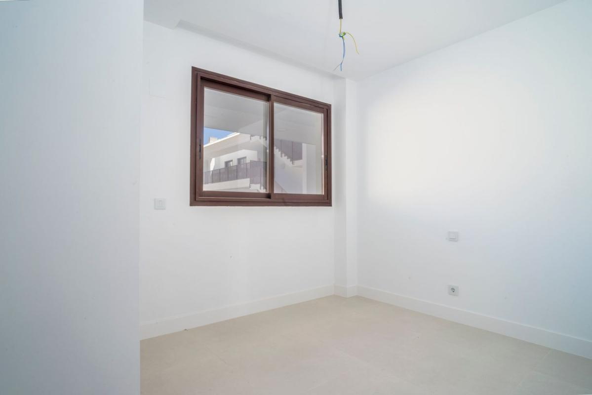 Sale of apartment in Piso en Calle Paula, El Higuerón, Fuengirola, Fuengirola
photo 2