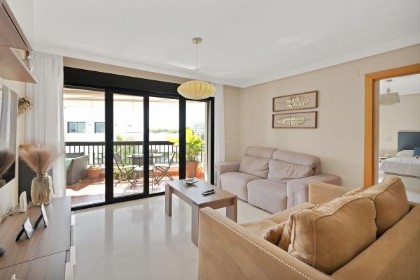 Продажа квартиры на Piso en Avenida Mar Mediterráneo, 4, Linda Vista-Nueva Alcántara-Cortijo Blanco, Marbella, Марбелла
 photo 2