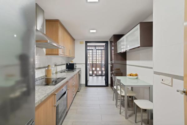 Продажа квартиры на Piso en Avenida Mar Mediterráneo, 4, Linda Vista-Nueva Alcántara-Cortijo Blanco, Marbella, Марбелла
 photo 4