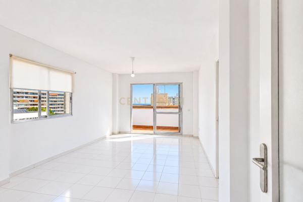Sale of flat in Piso en Calle Dávila Bertoli s/n, Loma de los Riscos, Torremolinos, Torremolinos
thumbnail 3