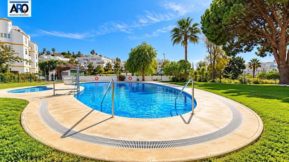 Продажа квартиры на Piso en Zona Centro Comercial Torrequebrada, Benalmádena, Бенальмадена
photo 1