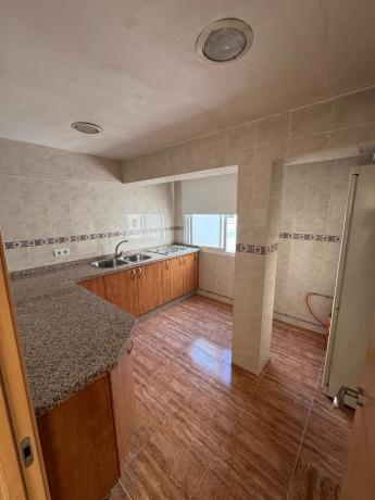 Продажа квартиры на Piso en Calle Horacio Lengo, Cruz del Humilladero - Los Tilos, Málaga, Малага
 photo 1