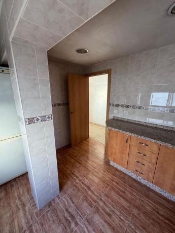 Продажа квартиры на Piso en Calle Horacio Lengo, Cruz del Humilladero - Los Tilos, Málaga, Малага
 photo 2