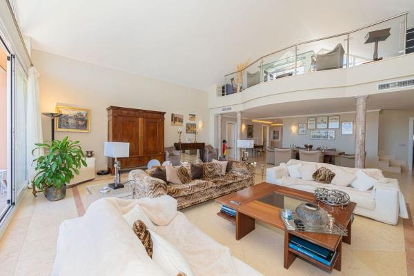 Дуплекс на продажу в Dúplex en Las Brisas, Marbella, Марбелла photo 4