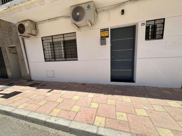 Venta de piso en Piso en Zona Puerto Deportivo, Fuengirola, Fuengirola
photo 1