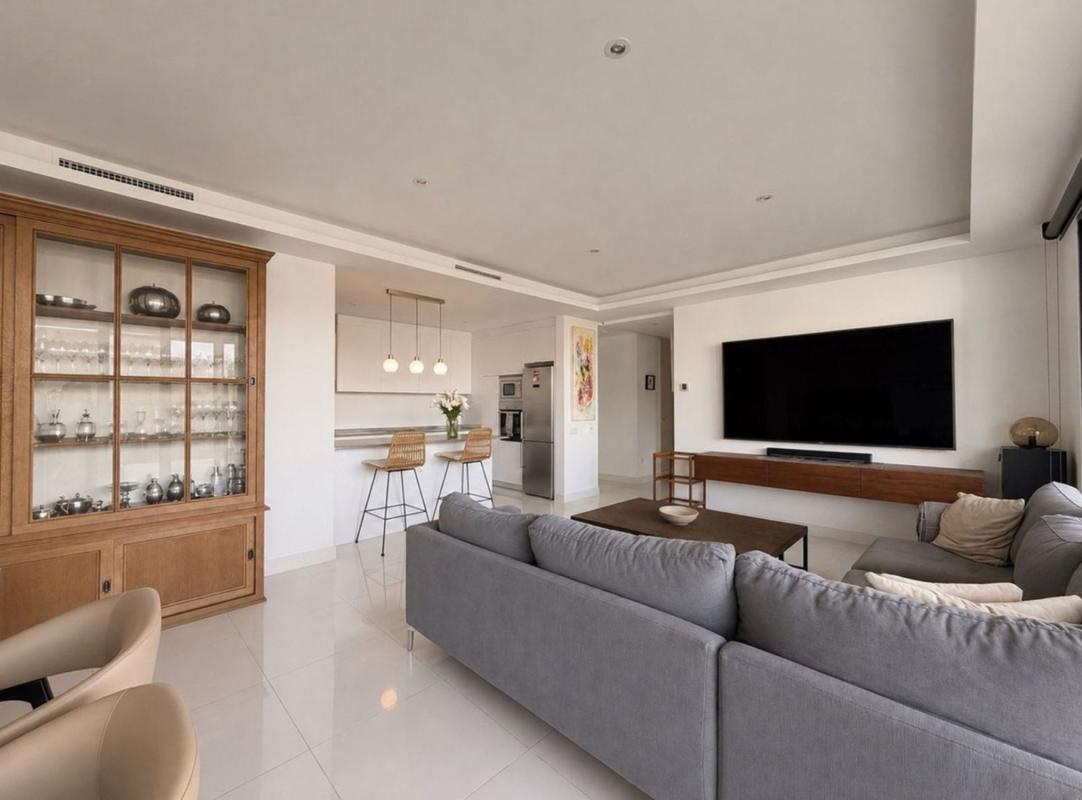 Venta de piso en Piso en capanes sur, La Alquería, Benahavís, Benahavís
photo 1
