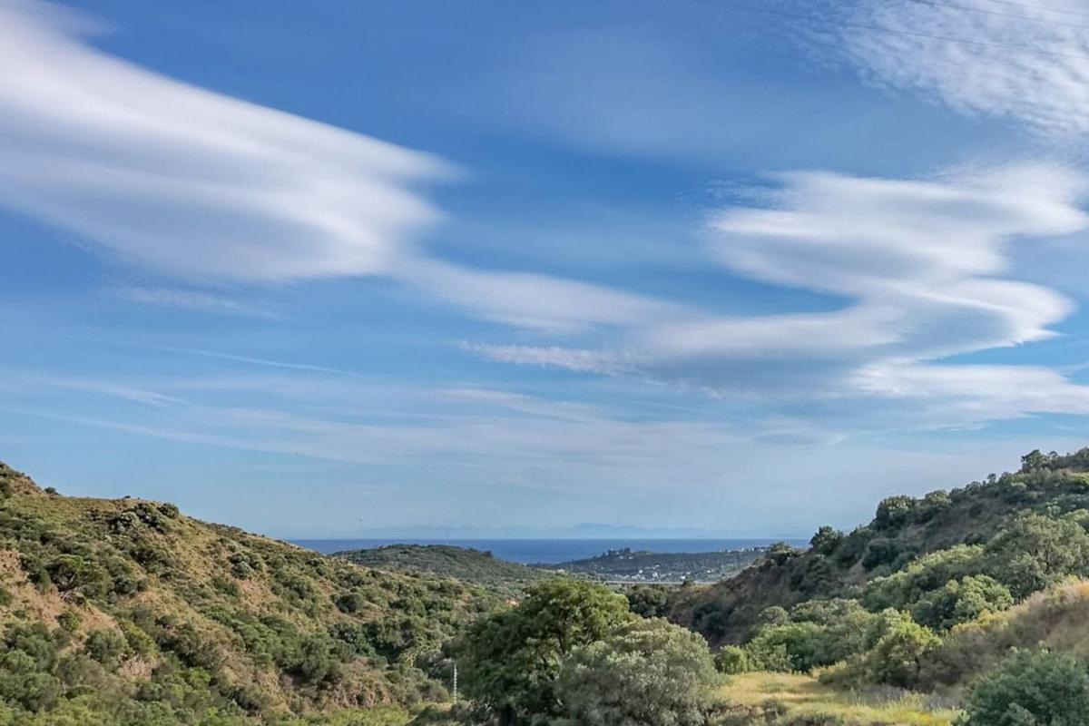 Продажа загородного участка в  Finca rústica en Altos de Estepona, Estepona , Эстепона photo 4
