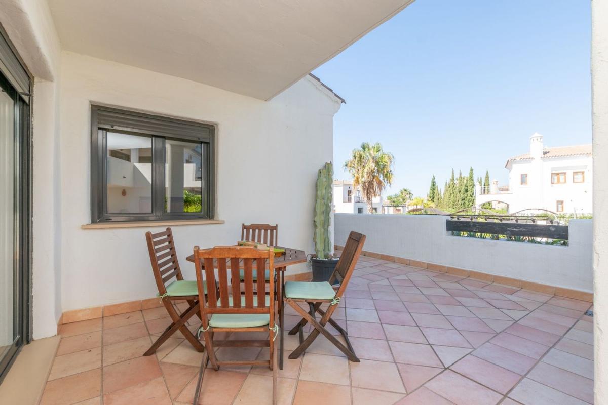 Sprzedaż mieszkania w Piso en La Concha-Resina Golf, Estepona, Estepona
photo 2