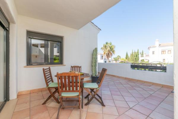 Продажа квартиры на Piso en La Concha-Resina Golf, Estepona, Эстепона
thumbnail 2