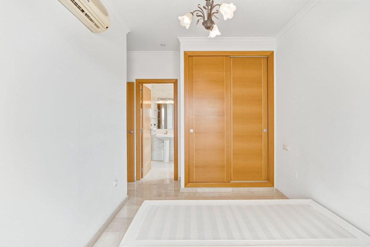Venta de piso en Piso en Calle Santa Isabel s/n, Los Boliches, Fuengirola, Fuengirola
photo 5