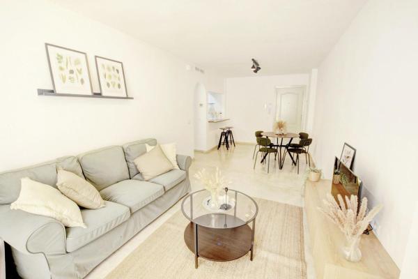 Продажа квартиры на Piso en Calle Timón s/n, Zona Centro Comercial Torrequebrada, Benalmádena, Бенальмадена
photo 1