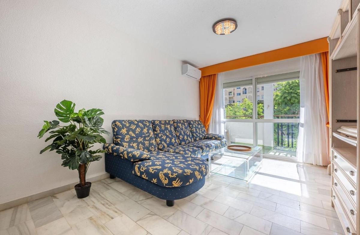 Продажа квартиры на Piso en Calle Romería del Rocío, Centro Ciudad, Fuengirola, Фуэнхирола
photo 2