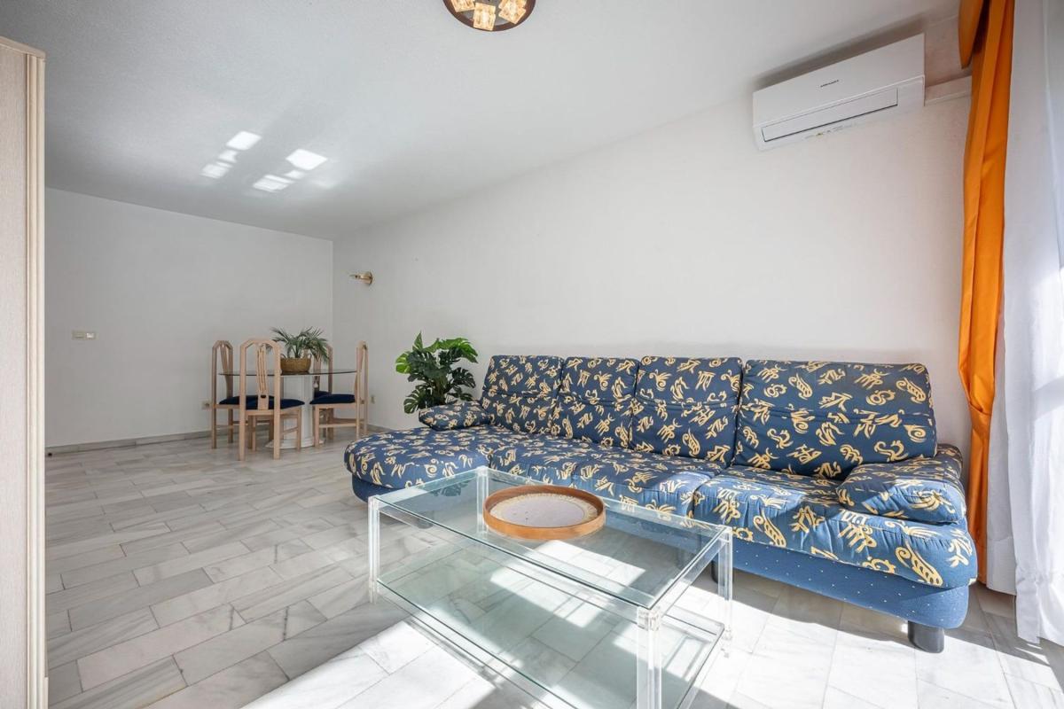 Продажа квартиры на Piso en Calle Romería del Rocío, Centro Ciudad, Fuengirola, Фуэнхирола
photo 4