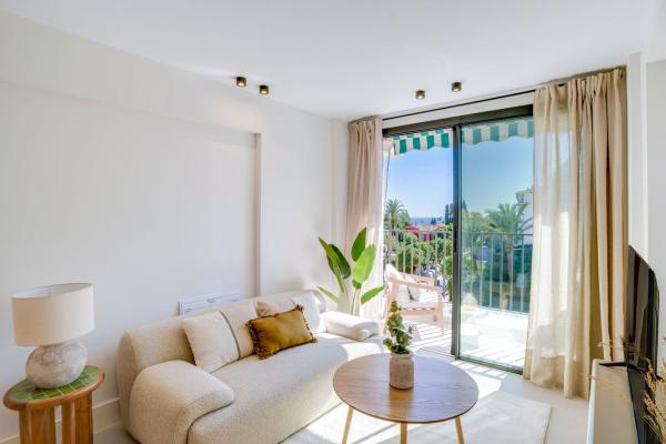 Продажа квартиры на Piso en Avenida Huerta Belón, 42, Huerta Belón-Calvario, Marbella, Марбелла
photo 1