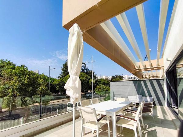 Venta de piso en Piso en Huerta Nueva, Estepona, Estepona
thumbnail 2