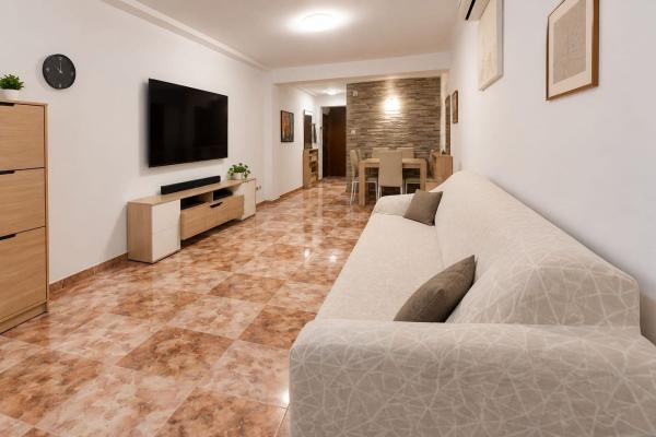 Venta de piso en Piso en Calle Alazores, Vistafranca, Málaga, Málaga
 photo 2