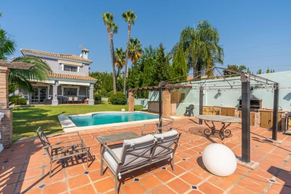 Casa o chalet independiente en Calle Pico del Naranco s/n, Nueva Atalaya, Estepona photo 4