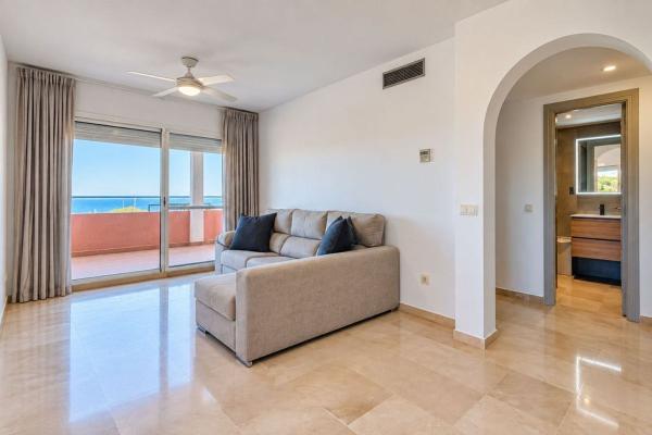 Sprzedaż mieszkania w Piso en Lugar Urbanizacion Terrazas de la Bahia, 31, Bahía de Casares, Casares, Casares
photo 1