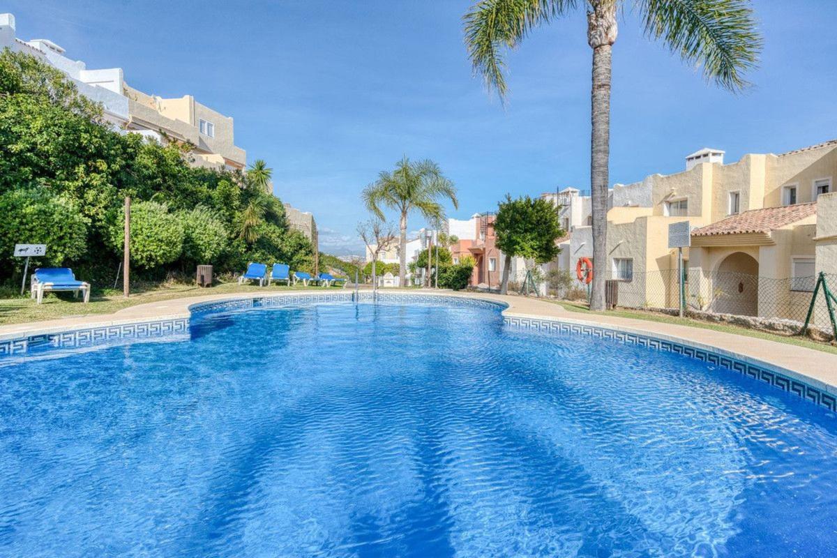 Продажа квартиры на Piso en Lugar Urbanizacion Terrazas de la Bahia, 31, Bahía de Casares, Casares, Касарес
 photo 2