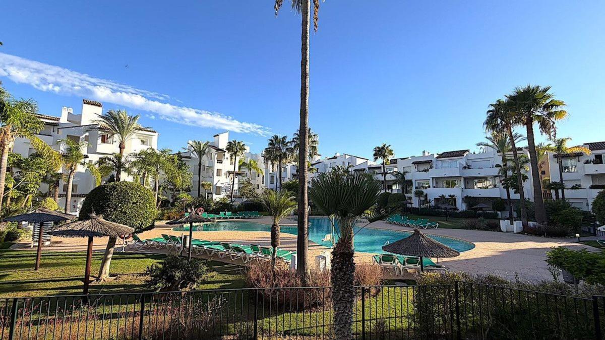 Venta de piso en Piso en Calle Trajano, Villacana - Costalita - Saladillo, Estepona, Estepona
photo 2
