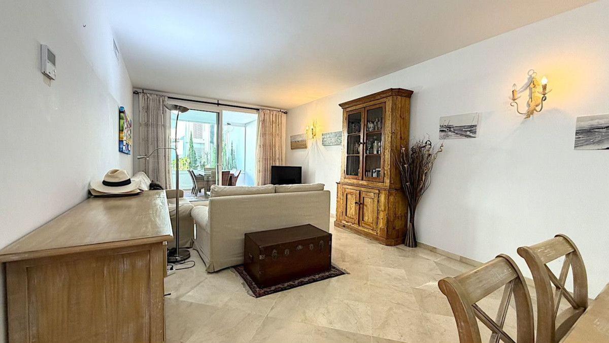Venta de piso en Piso en Calle Trajano, Villacana - Costalita - Saladillo, Estepona, Estepona
photo 5