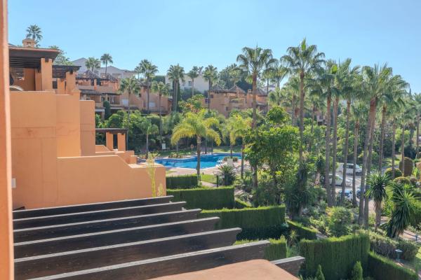 Chalet wolnostojący na sprzedaż w Casa o chalet en Calle Jazmín, Paraiso-Barronal, Estepona, Estepona thumbnail 3