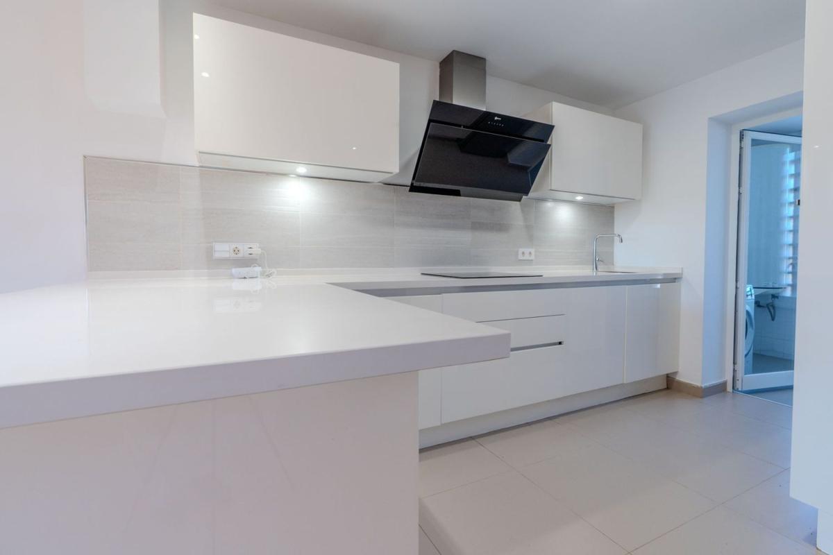 Sprzedaż niezależnego domku jednorodzinnego w Casa o chalet en Calle Jazmín, Paraiso-Barronal, Estepona, Estepona photo 4