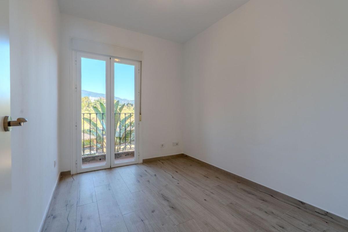 Sprzedaż niezależnego domku jednorodzinnego w Casa o chalet en Calle Jazmín, Paraiso-Barronal, Estepona, Estepona photo 5