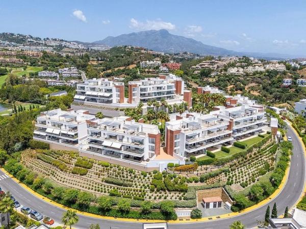 Venta de piso en Piso en Calle Isla Madeira, 16, La Quinta, Benahavís, Benahavís
thumbnail 2
