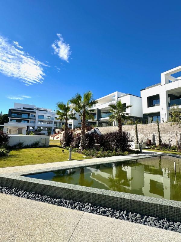 Venta de piso en Piso en Zona Sup-C13 Torrevigía, La Concha-Resina Golf, Estepona, Estepona
 photo 2
