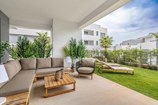 Venta de piso en Piso en Calle Lima, La Concha-Resina Golf, Estepona, Estepona
 photo 1