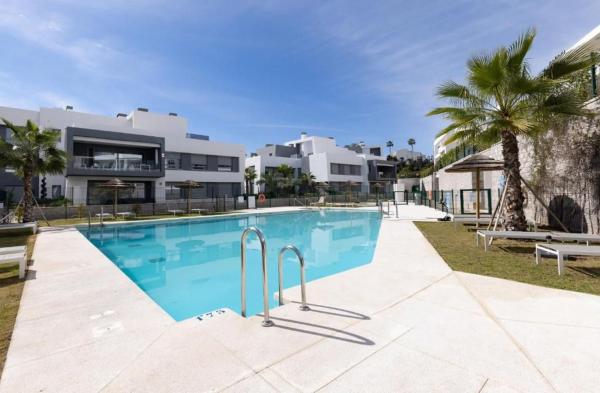 Venta de piso en Piso en Calle Lima, La Concha-Resina Golf, Estepona, Estepona
 photo 4
