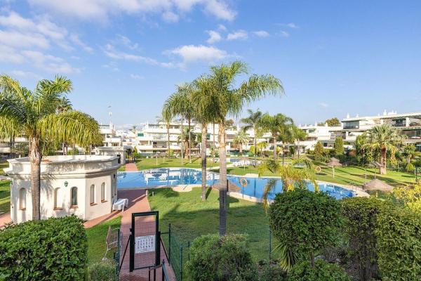 Продажа квартиры на Piso en Calle Río Tajo, 3, Rodeo Alto-Guadaiza-La Campana, Marbella, Марбелла
photo 1