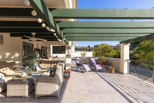 Продажа квартиры на Piso en Calle Río Tajo, 3, Rodeo Alto-Guadaiza-La Campana, Marbella, Марбелла
thumbnail 3