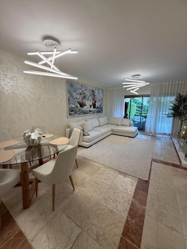 Venta de piso en Piso en Calle Pico Alcazaba, 3 Pm, Benatalaya, Estepona, Estepona
 photo 3