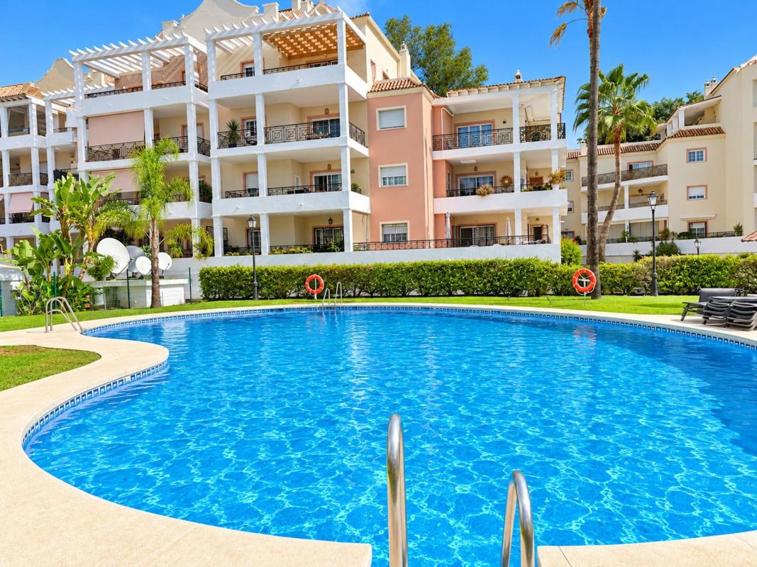 Sale of apartment in Piso en Prado Del, 69, Las Brisas, Marbella, Marbella
photo 1