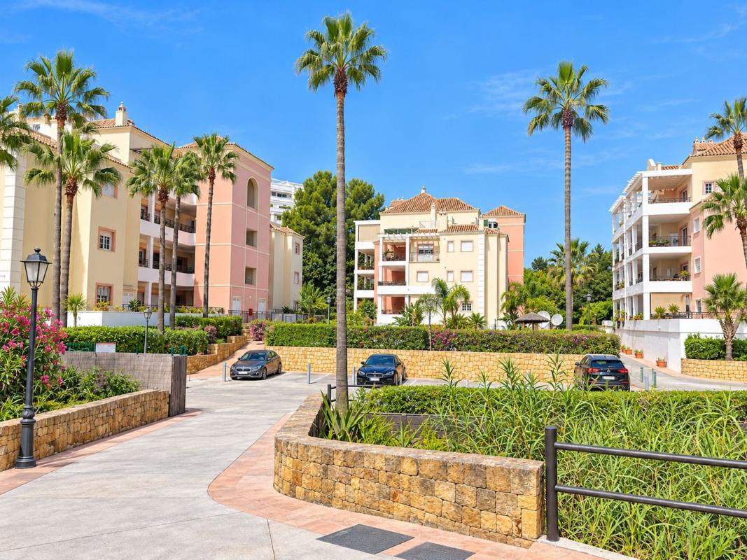 Sale of apartment in Piso en Prado Del, 69, Las Brisas, Marbella, Marbella
photo 2