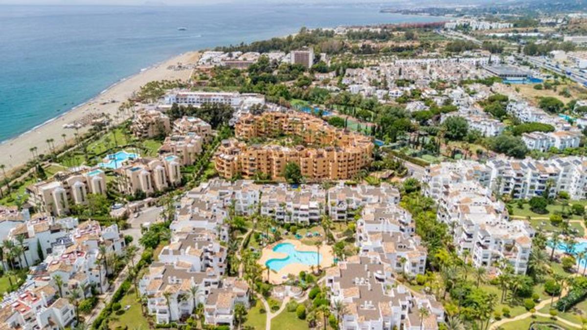 Venta de piso en Piso en Calle Trajano, 11, Villacana - Costalita - Saladillo, Estepona, Estepona
photo 1