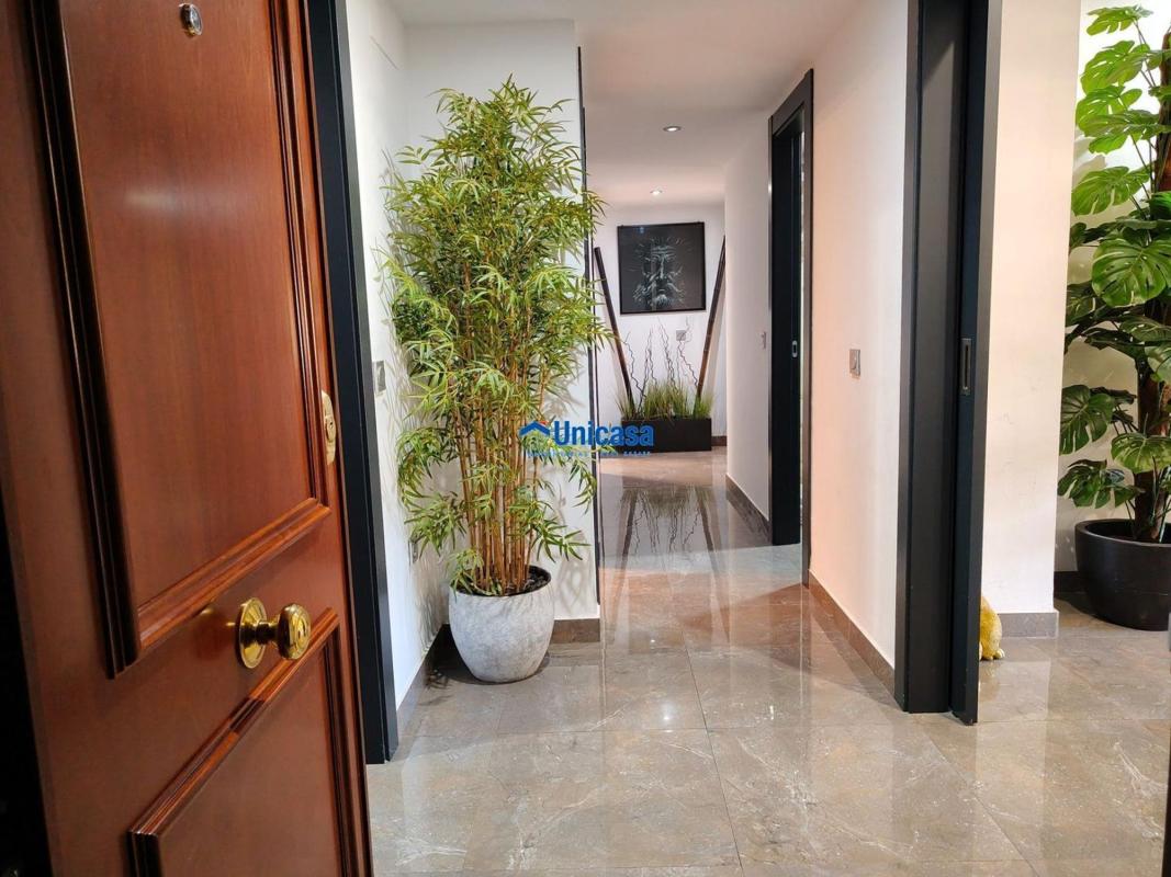 Продажа квартиры на Piso en Calle Mercedes Llopart, El Consul - El Romeral, Málaga, Малага
 photo 2