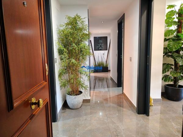 Venta de piso en Piso en Calle Mercedes Llopart, El Consul - El Romeral, Málaga, Málaga
 photo 3