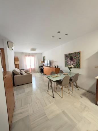 Venta de piso en Piso en Calle Juan de Robles, 20, El Tejar - Hacienda Bizcochero, Málaga, Málaga
 photo 1