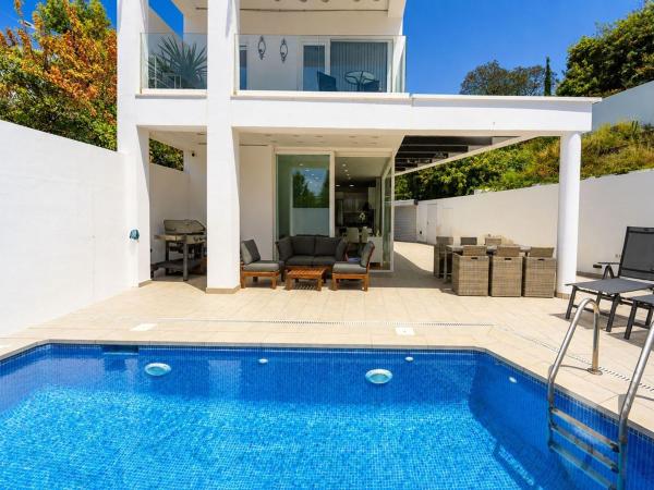 Частный шале на продаже в  Casa o chalet en Las Gaviotas, Fuengirola, Фуэнхирола photo 1