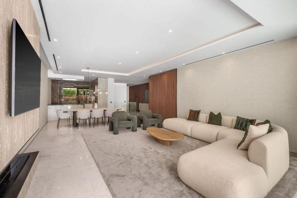 Venta de piso en Piso en Lugar Urbanizacion Lomas de Rio Verde, Las Lomas de Río Verde, Marbella, Marbella
 photo 4