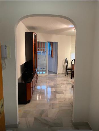 Продажа квартиры на Piso en Calle Sagitario, 1, Arroyo de la Miel, Benalmádena, Бенальмадена
photo 1