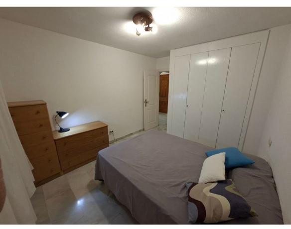 Продажа квартиры на Piso en Calle Sagitario, 1, Arroyo de la Miel, Benalmádena, Бенальмадена
thumbnail 2